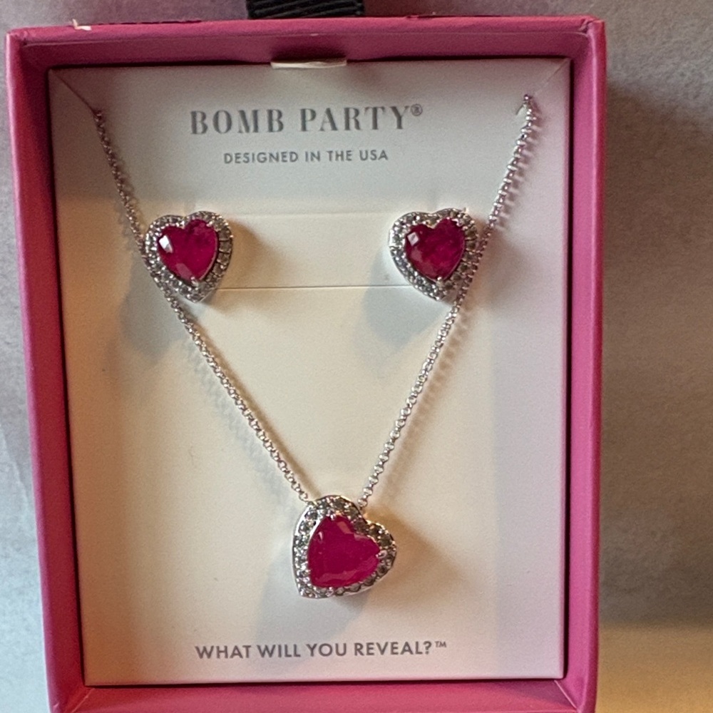 Bomb Party Silver Necklace with Pink Heart Stones